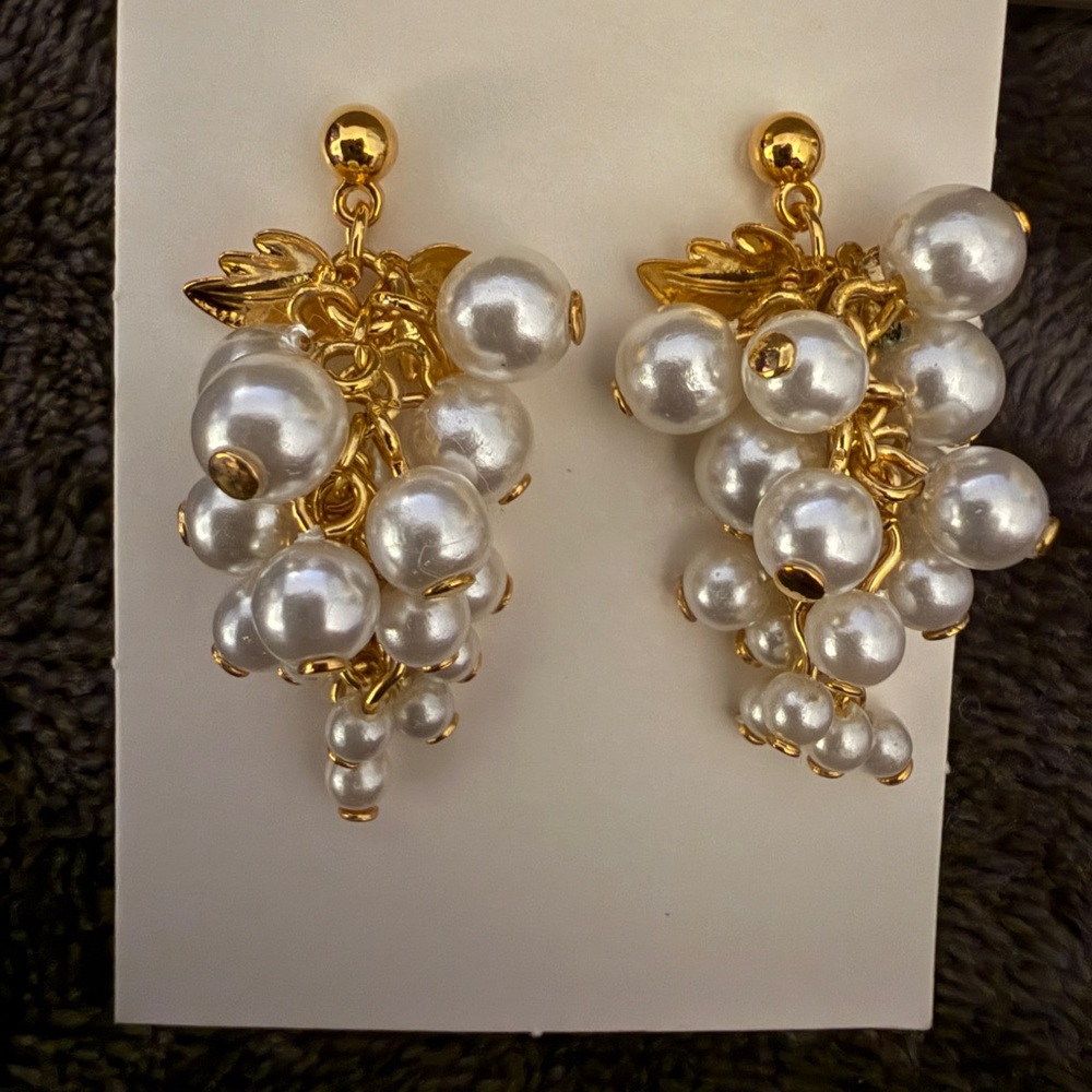 Avon Gold and White Pearl Drop Earrings